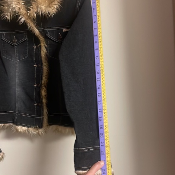 Billabong Women’s Jeans Jacket, Small, Color black denim, with fake fur trim EUC - Picture 12 of 16